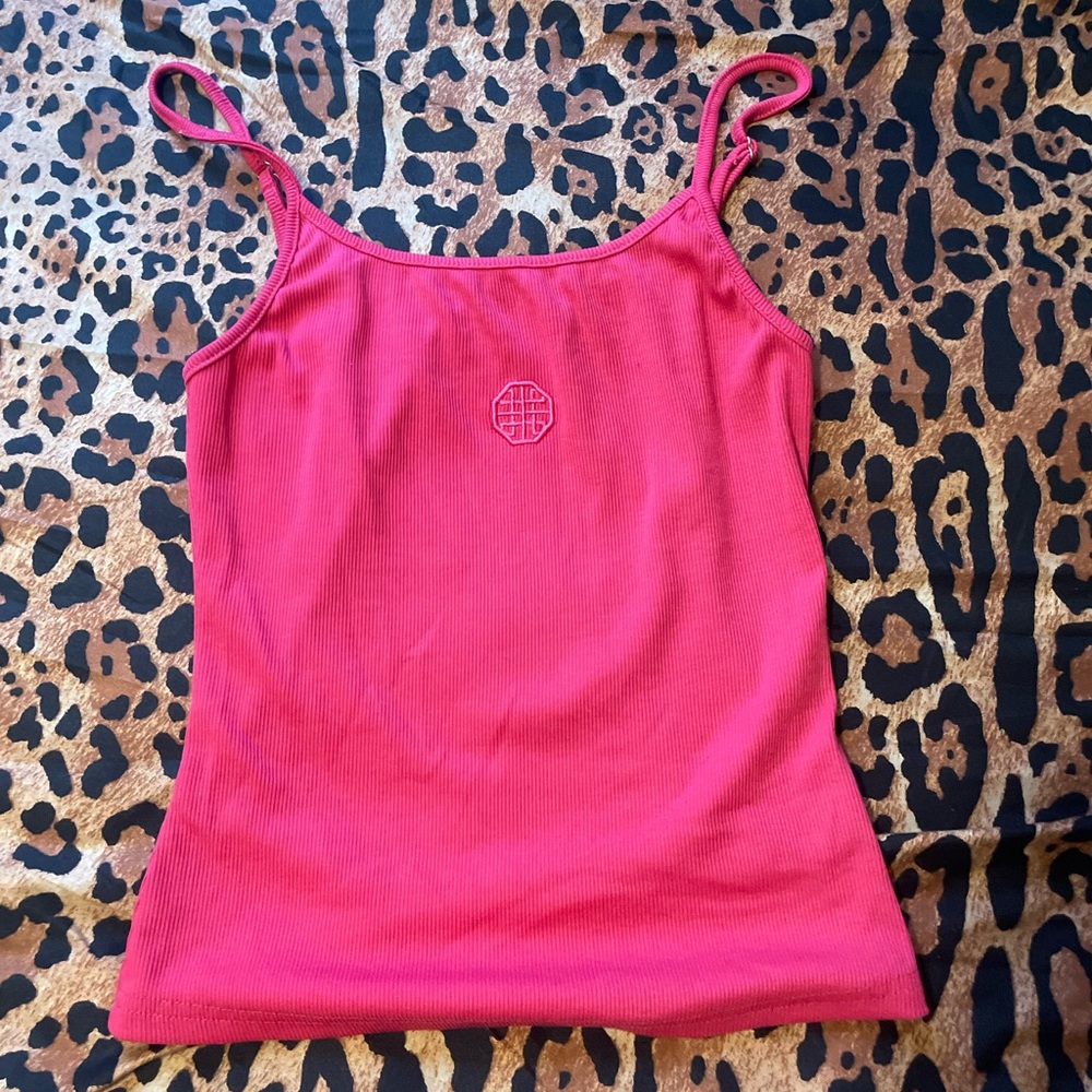 Small hot pink tank